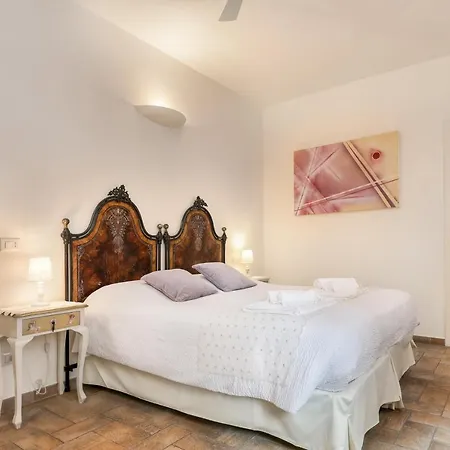Antica - Centro Storico 4*