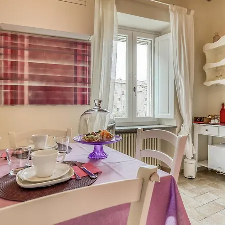 Bed & Breakfast Antica - Centro Storico 4*