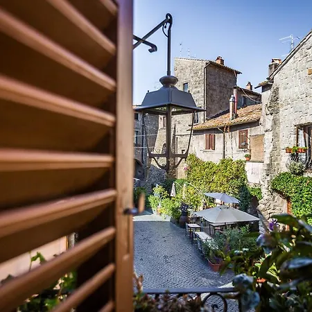 Bed & Breakfast Antica - Centro Storico Viterbo