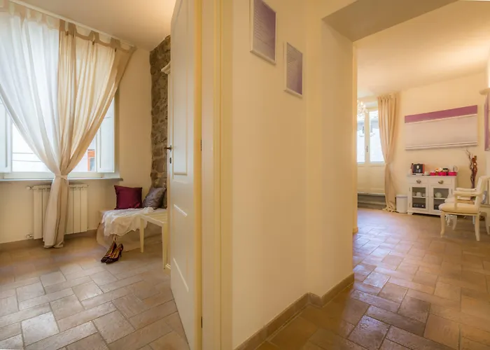 Antica - Centro Storico Bed and Breakfast 4*